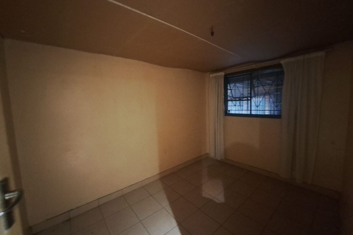 House For Sale in Eersterust - Photo 5