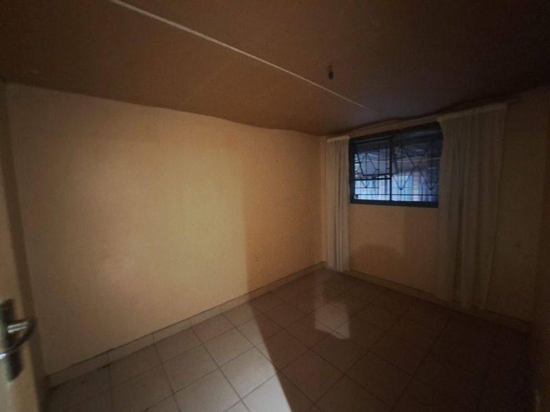 House For Sale in Eersterust - Photo 5