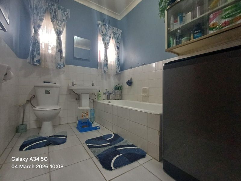 Townhouse For Sale in Meiringspark Ext 2 - Photo 5