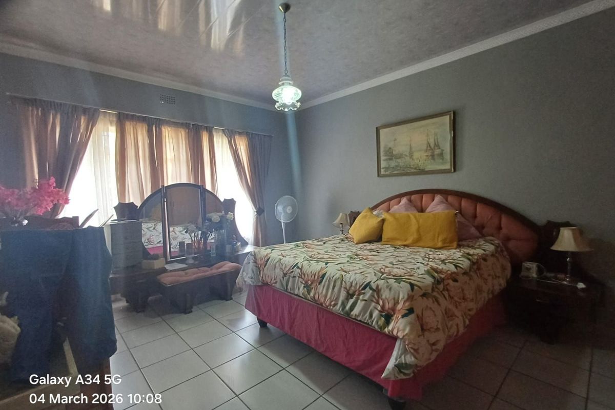 Townhouse For Sale in Meiringspark Ext 2 - Photo 3