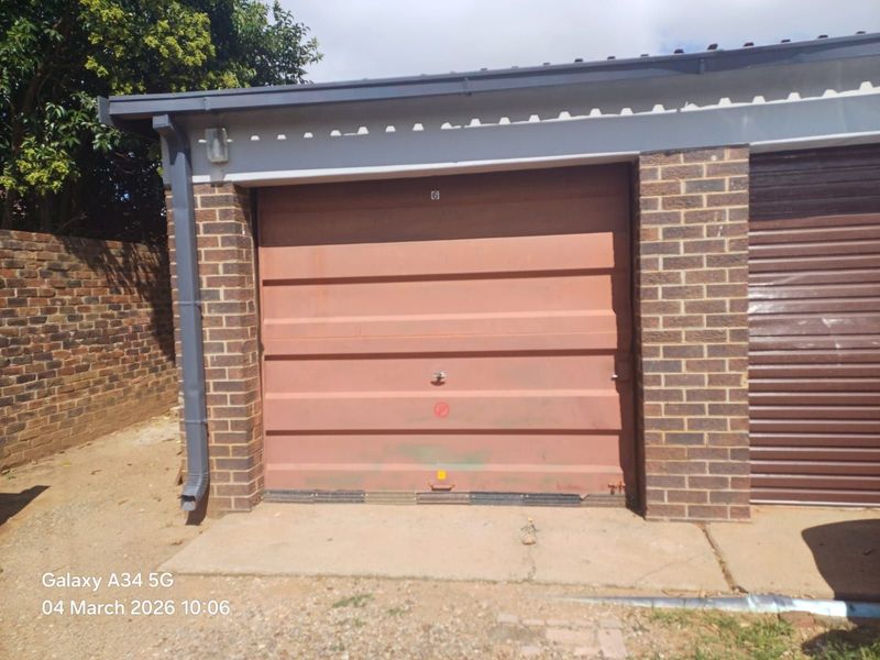 Townhouse For Sale in Meiringspark Ext 2 - Photo 8