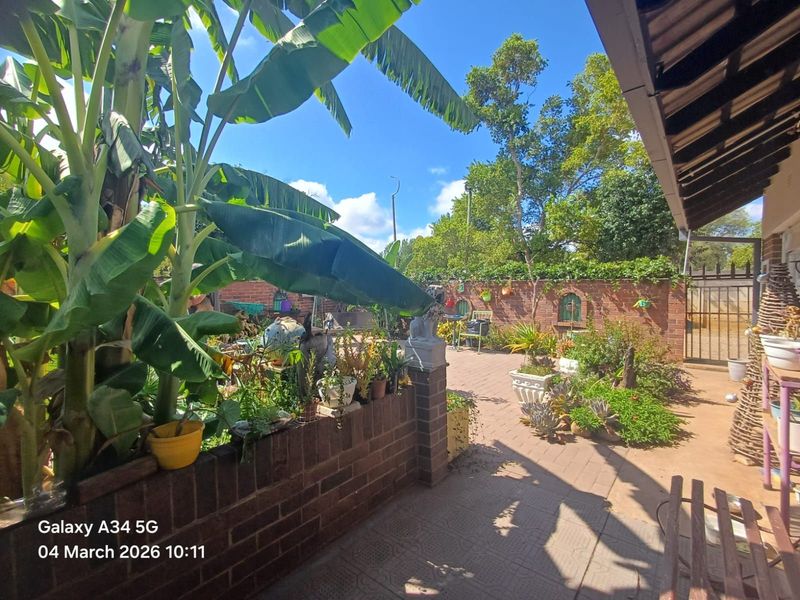 Townhouse For Sale in Meiringspark Ext 2 - Photo 7