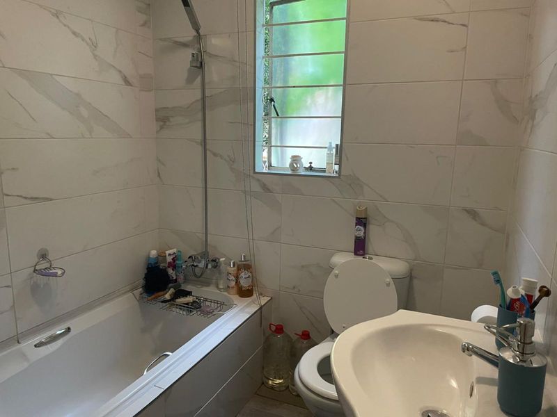 House For Sale in Douglasdale - Photo 10