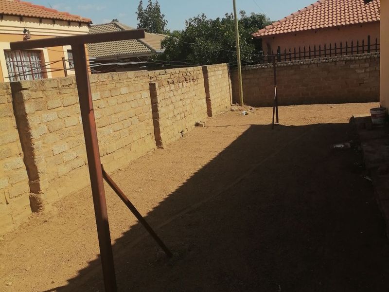 House To Rent in Temba Central - Photo 5