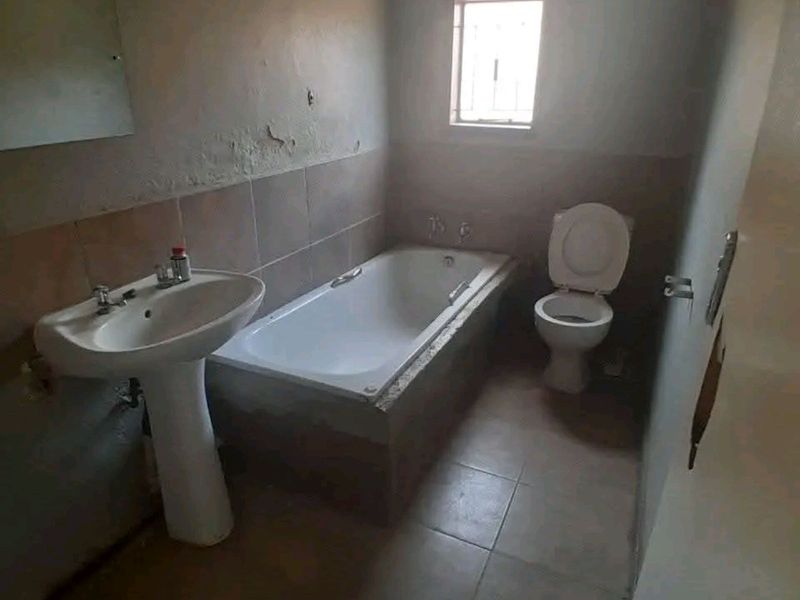 House To Rent in Temba Central - Photo 9