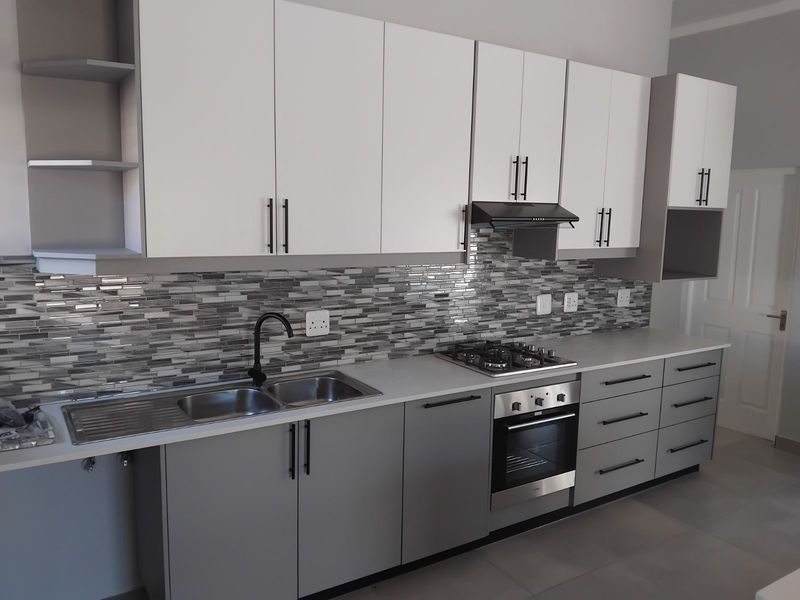 House For Sale in Albertinia Central - Photo 10