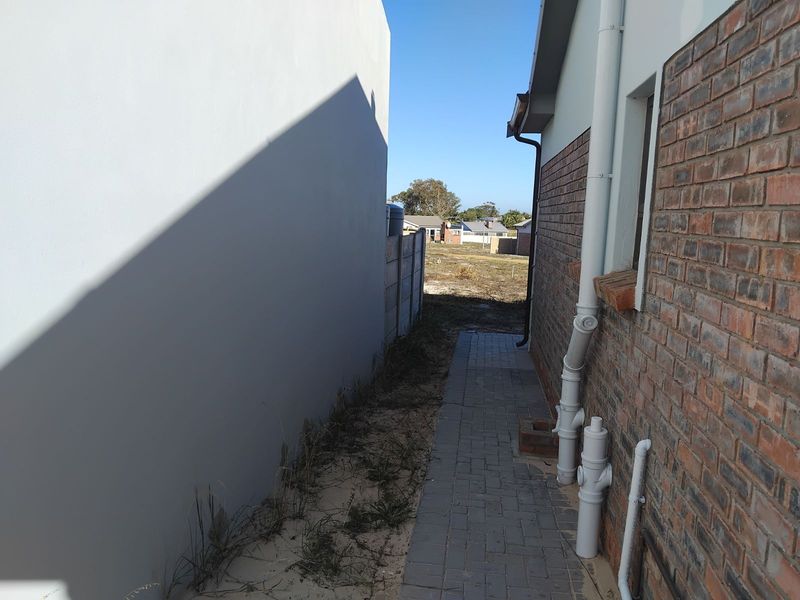 House For Sale in Albertinia Central - Photo 2