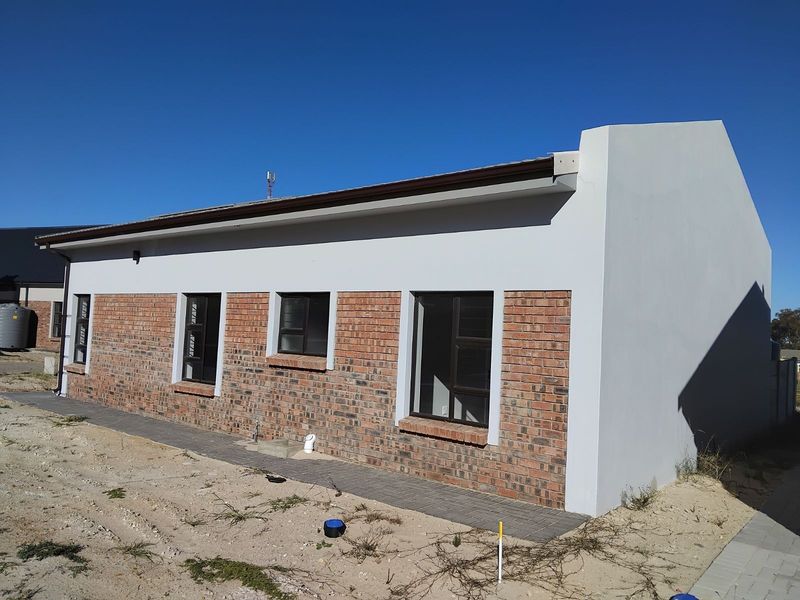 House For Sale in Albertinia Central - Photo 4