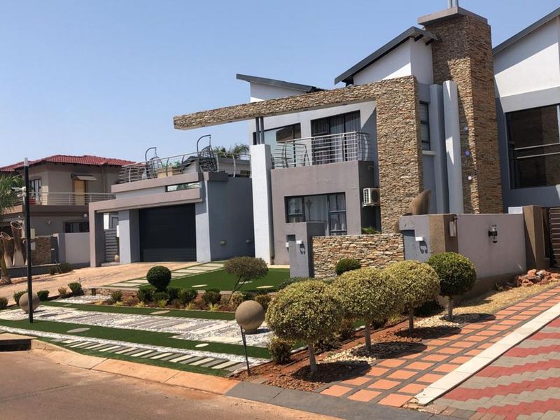 House For Sale in Amandasig - Photo 2