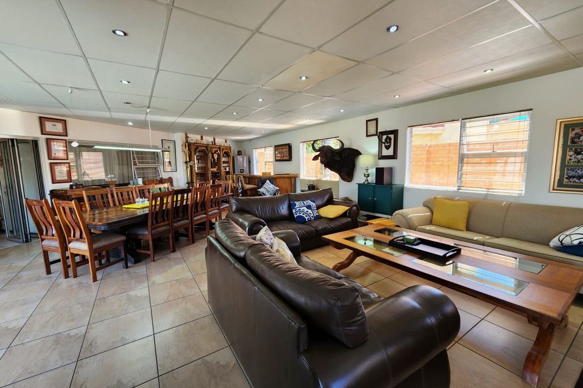 House For Sale in El Toro Park - Photo 5