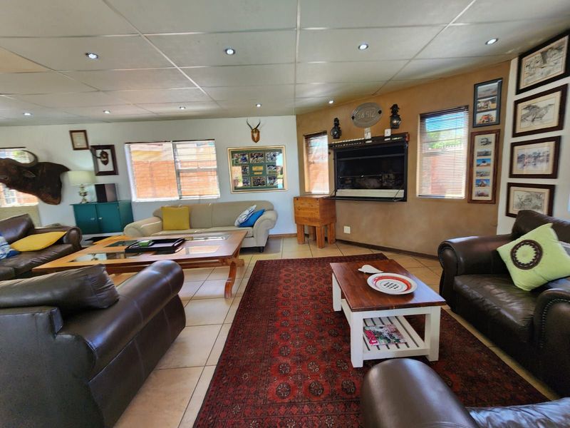 House For Sale in El Toro Park - Photo 6