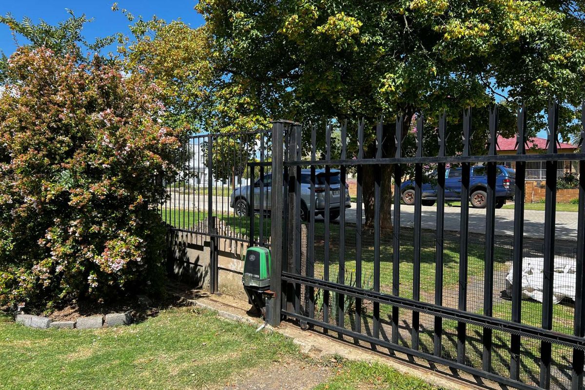 House For Sale in Volksrust Central - Photo 4