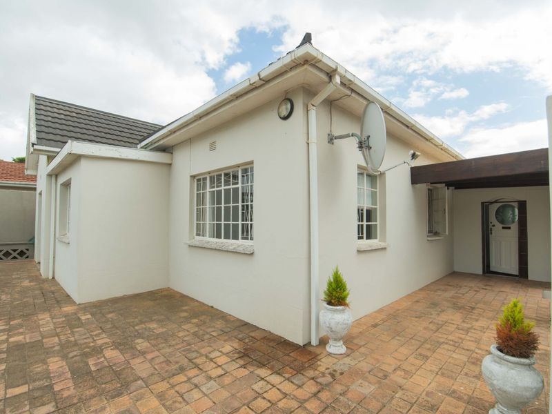 House For Sale in Newton Park - Photo 3