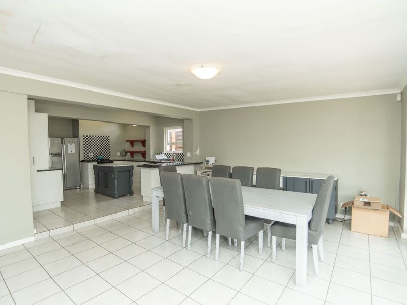 House For Sale in Newton Park - Photo 9