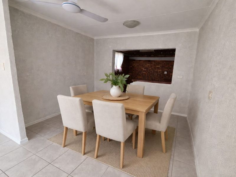 Townhouse For Sale in Bendor - Photo 4