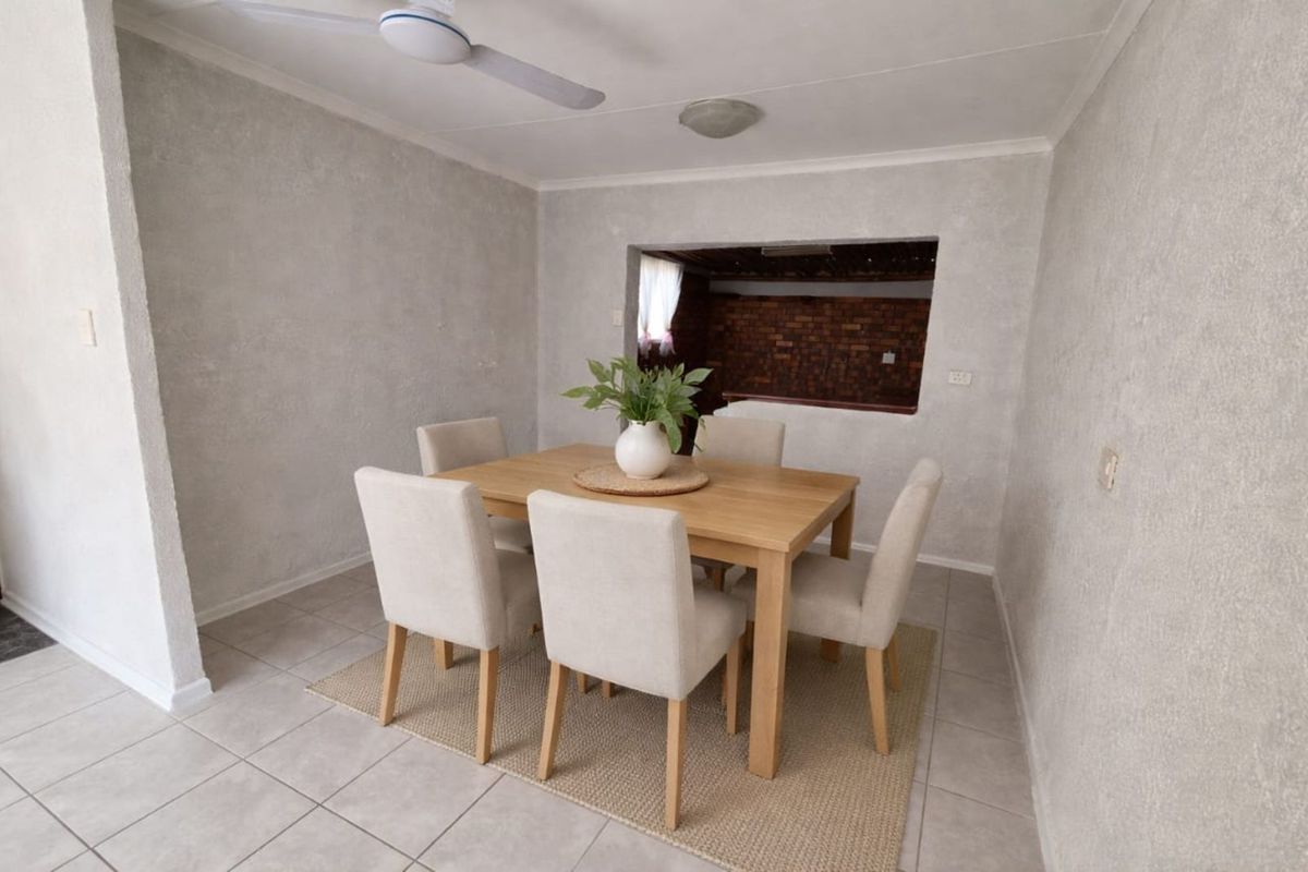 Townhouse For Sale in Bendor - Photo 4