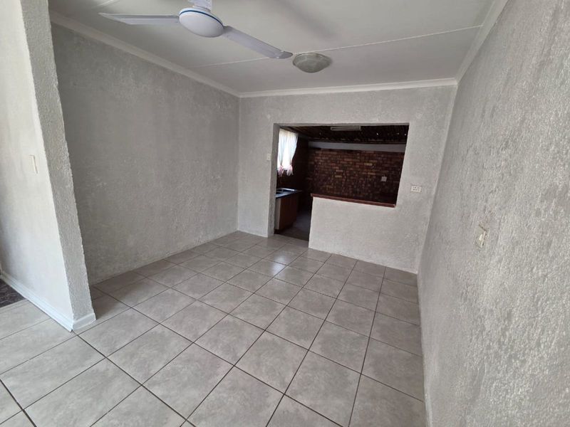 Townhouse For Sale in Bendor - Photo 8