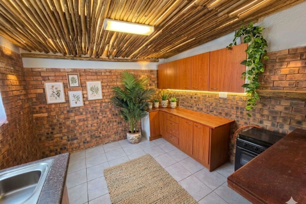 Townhouse For Sale in Bendor - Photo 3