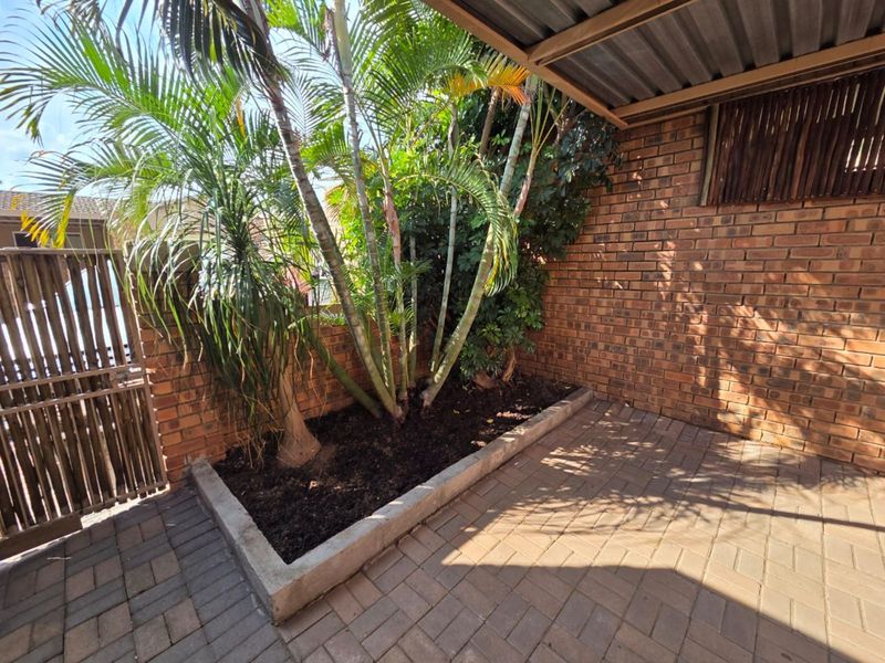 Townhouse For Sale in Bendor - Photo 5