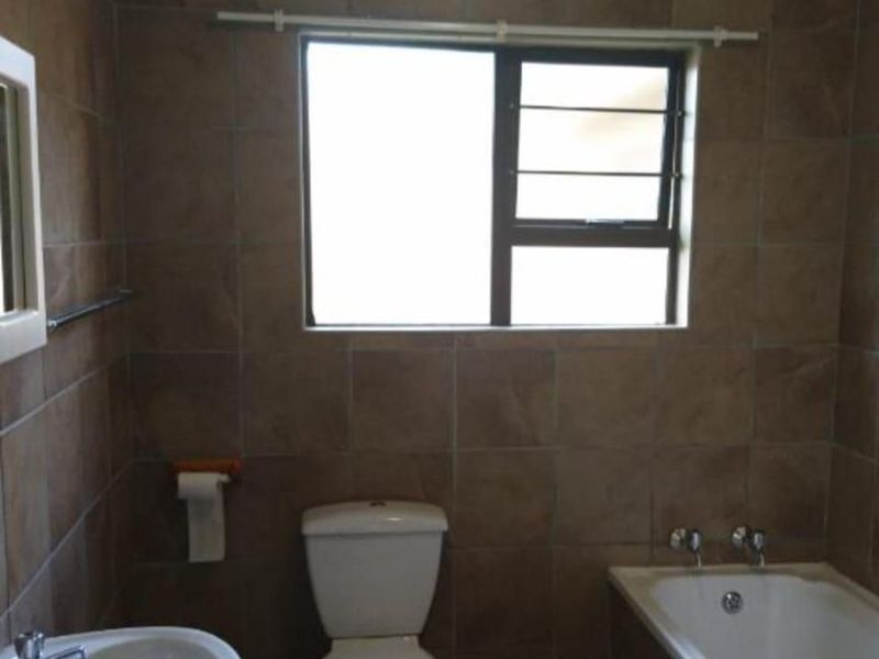 Townhouse For Sale in Kuruman Central - Photo 8