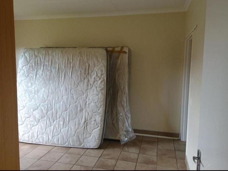 Townhouse For Sale in Kuruman Central - Photo 7