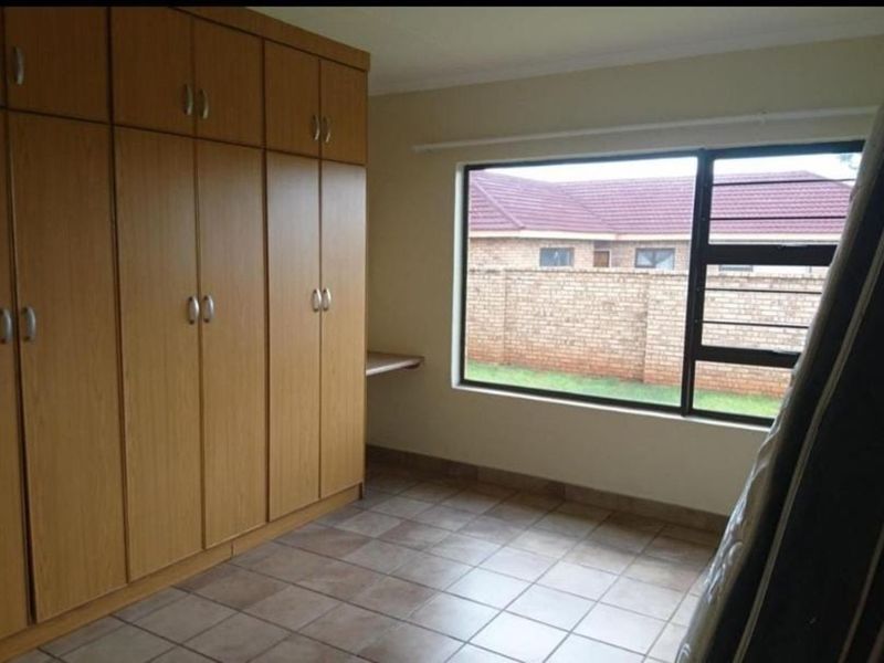 Townhouse For Sale in Kuruman Central - Photo 6