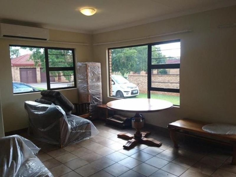 Townhouse For Sale in Kuruman Central - Photo 3