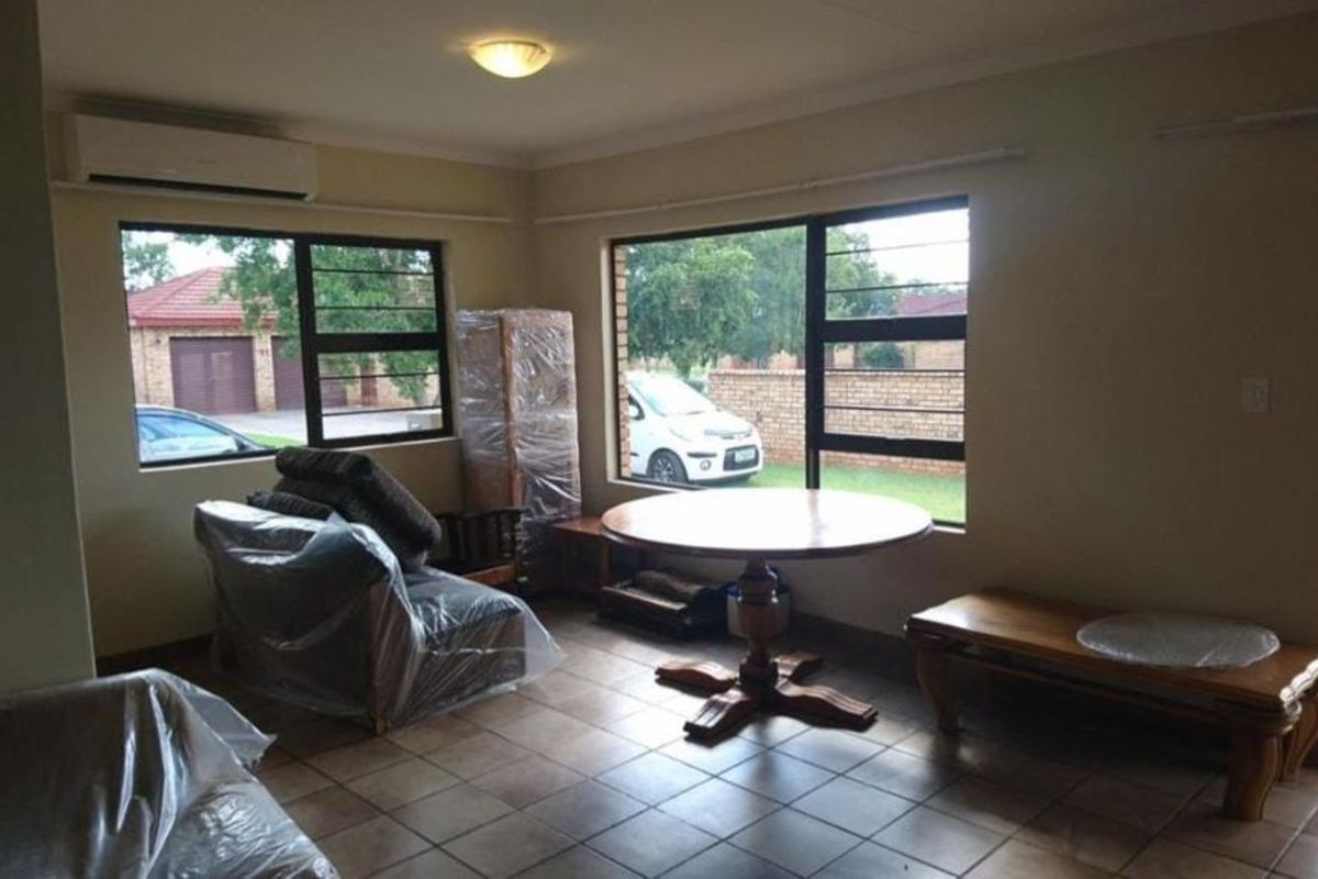 Townhouse For Sale in Kuruman Central - Photo 3