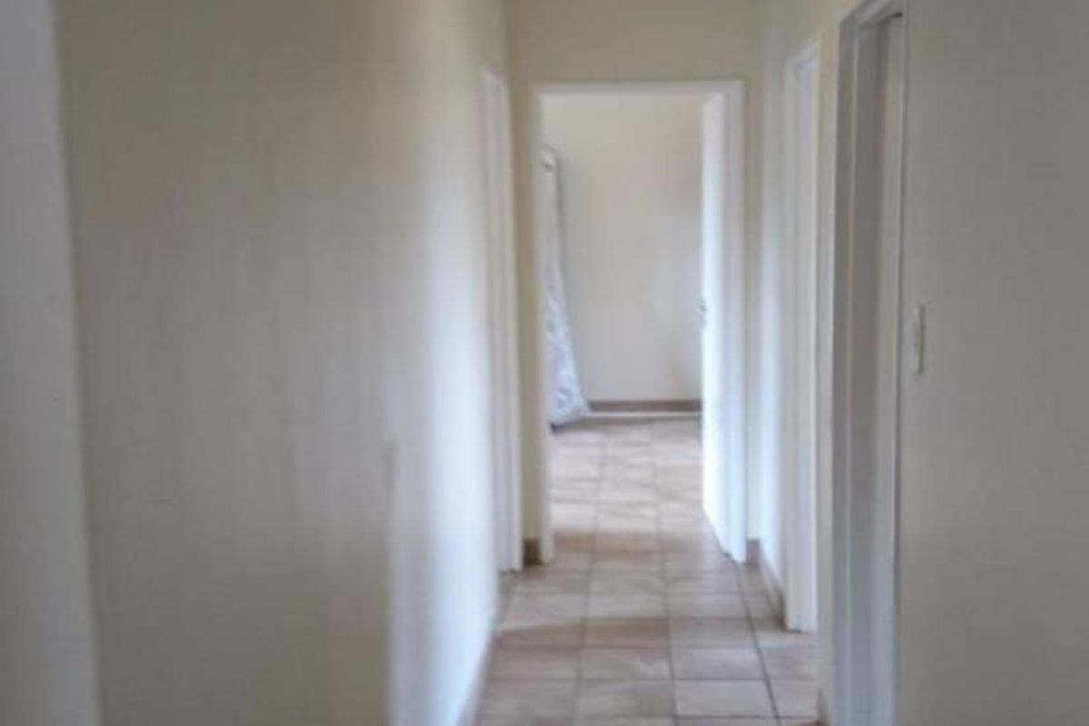 Townhouse For Sale in Kuruman Central - Photo 5