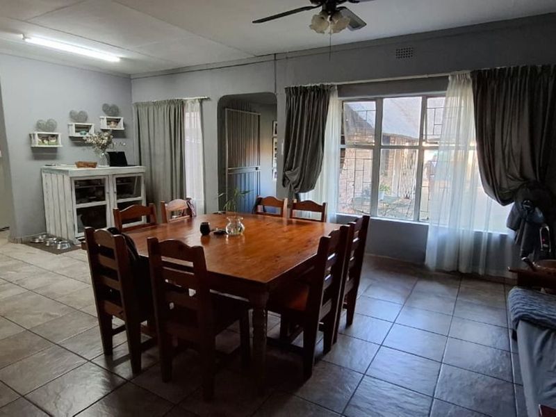 House For Sale in Sterpark - Photo 9