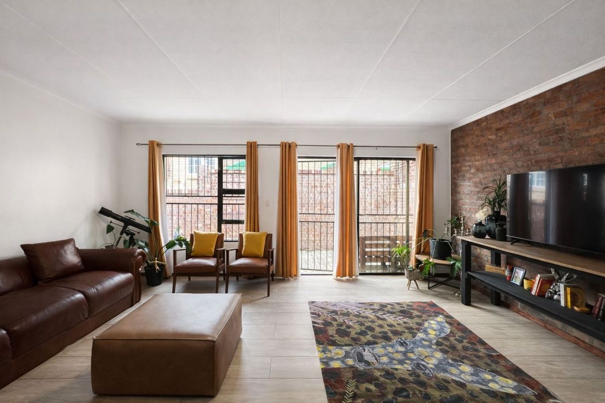 Townhouse For Sale in Ermelo Central - Photo 4