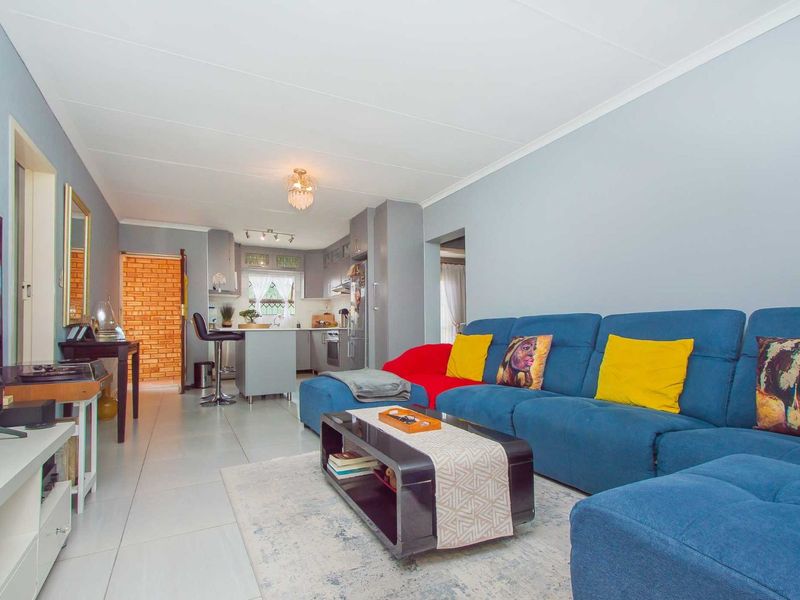 Townhouse For Sale in Wilgeheuwel - Photo 8