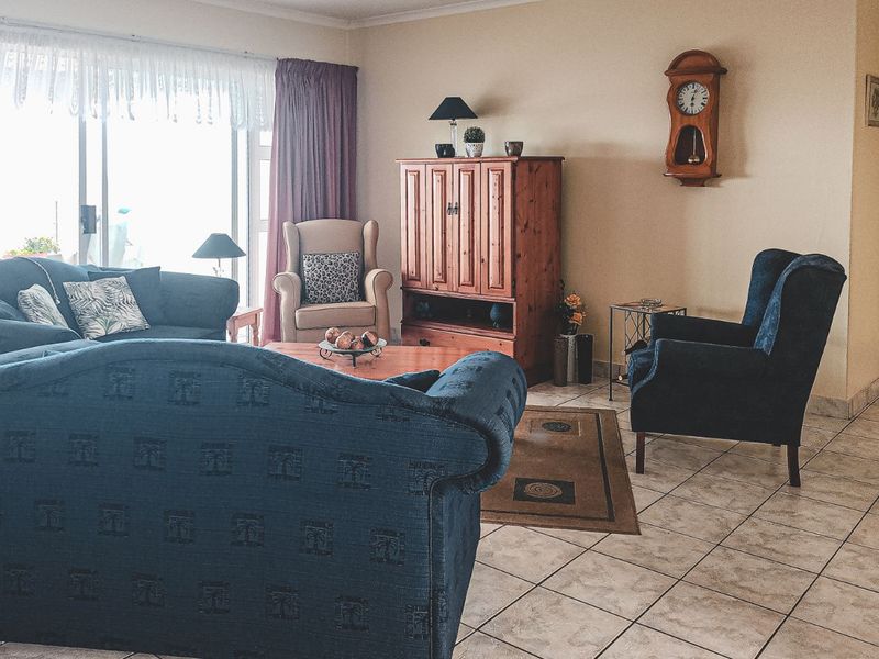 Apartment For Sale in Beverley Hills Estate - Photo 4