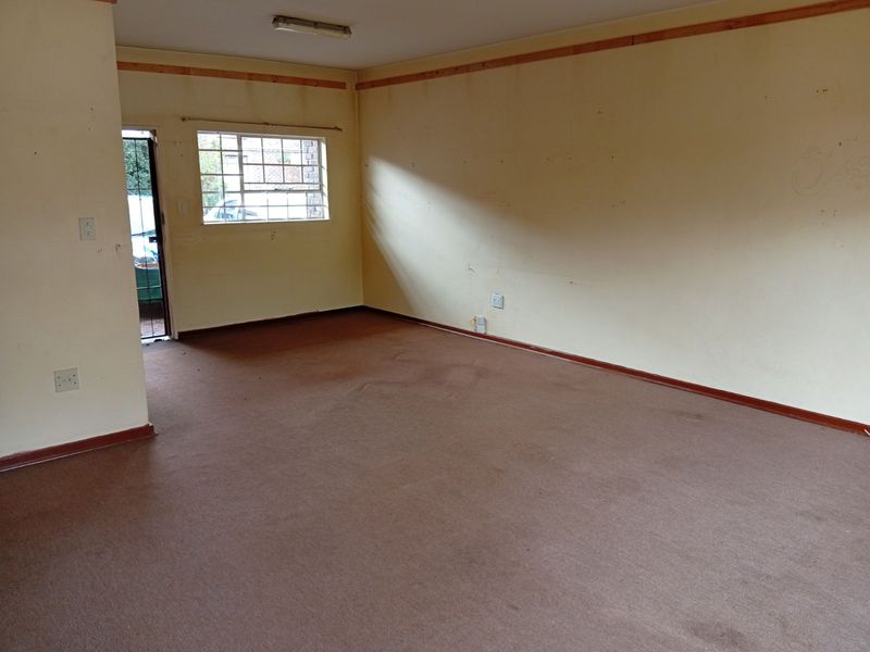 Apartment For Sale in Bester - Photo 2