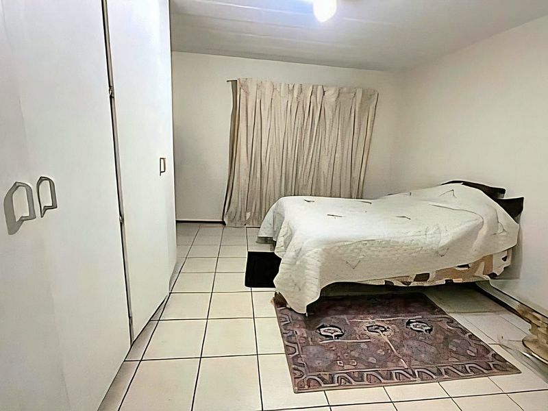 Townhouse For Sale in Helderkruin - Photo 8