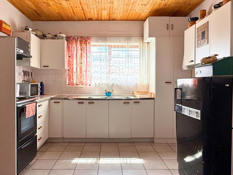 House For Sale in Franskraal - Photo 7