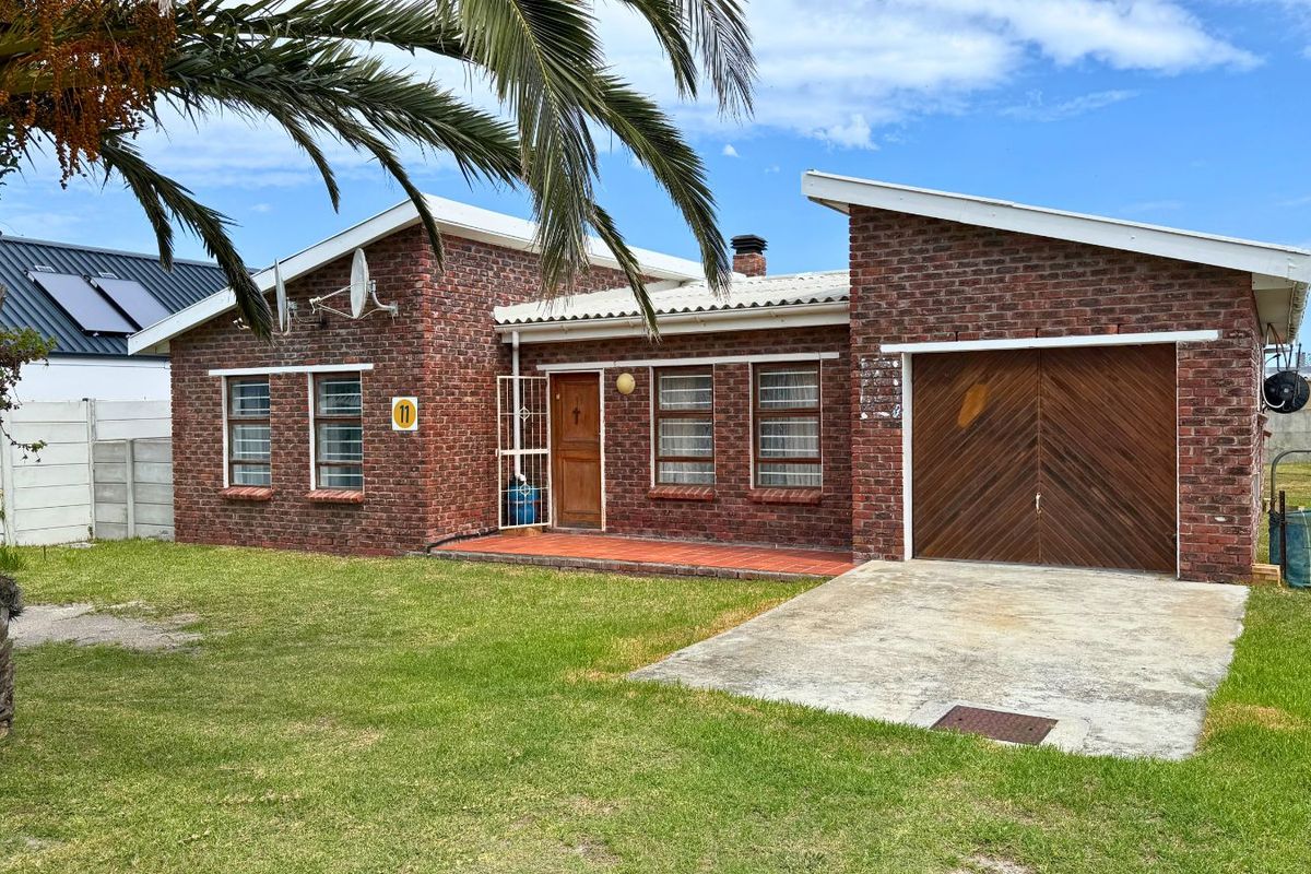 House For Sale in Franskraal - Photo 2