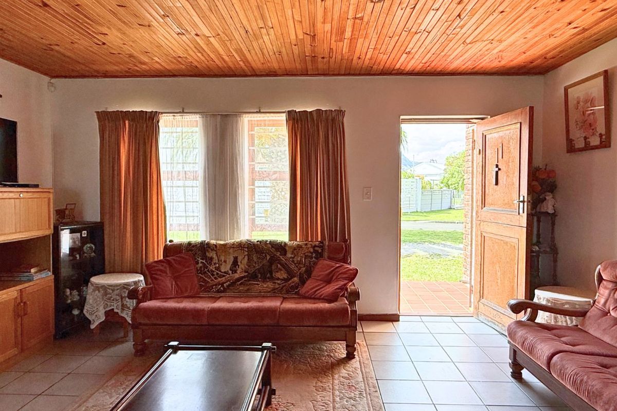 House For Sale in Franskraal - Photo 4