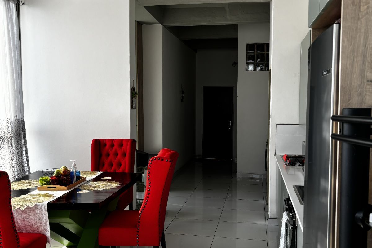 Apartment For Sale in Braamfontein - Photo 3