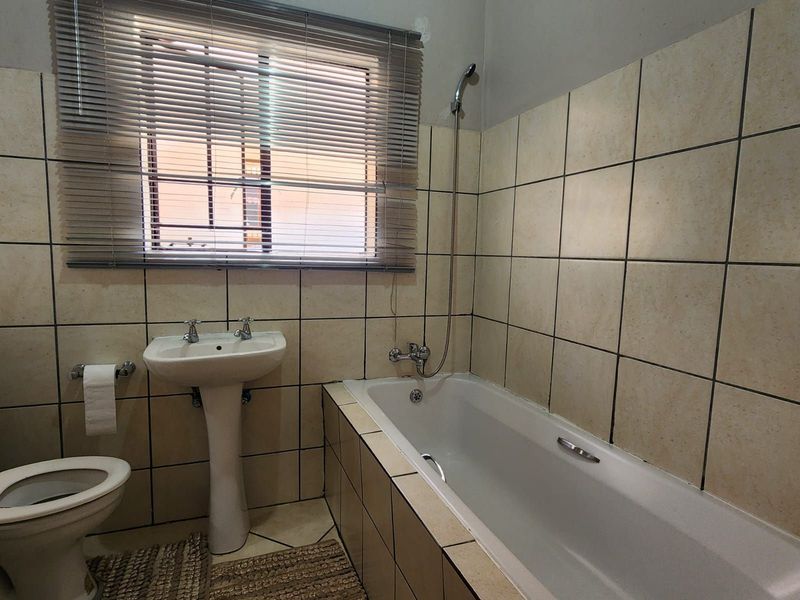 House For Sale in Bendor - Photo 8