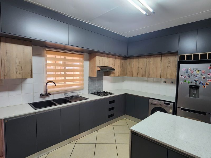 House For Sale in Bendor - Photo 6