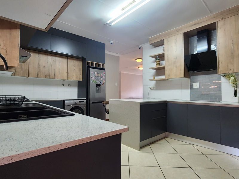 House For Sale in Bendor - Photo 5