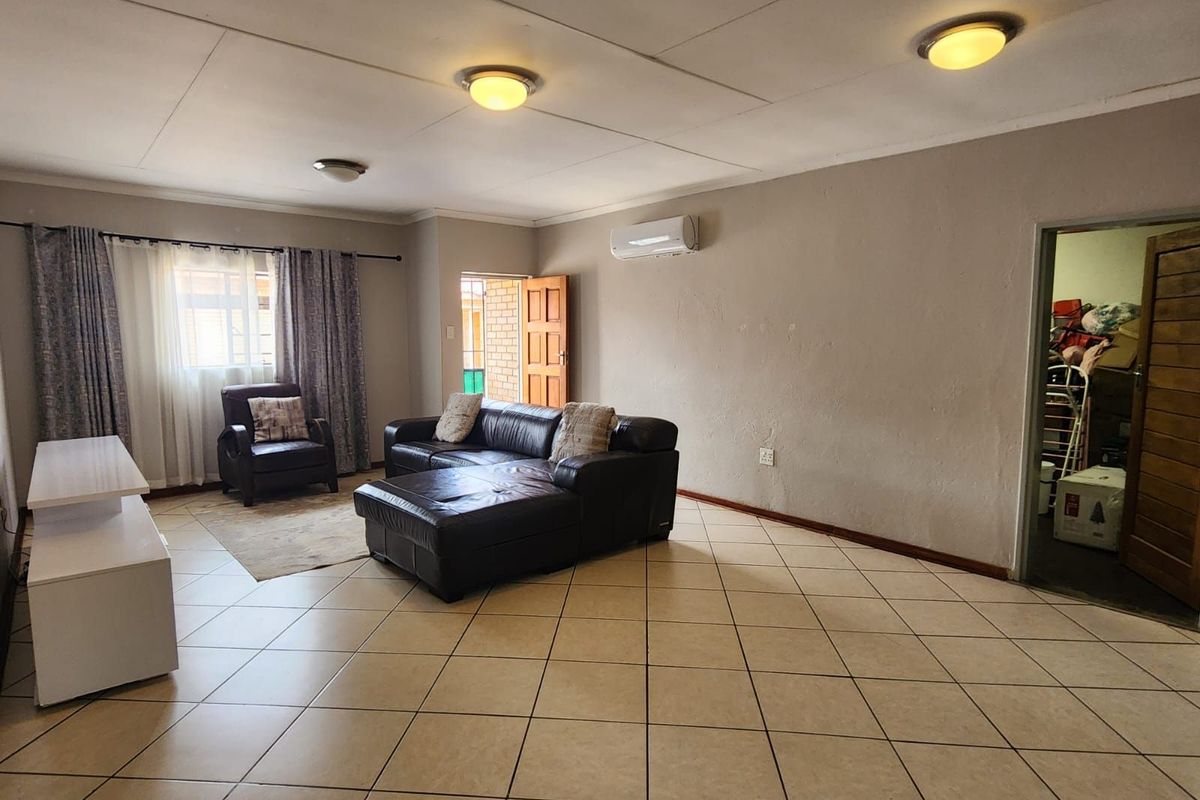 House For Sale in Bendor - Photo 3