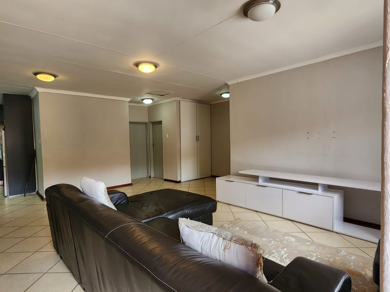 House For Sale in Bendor - Photo 2