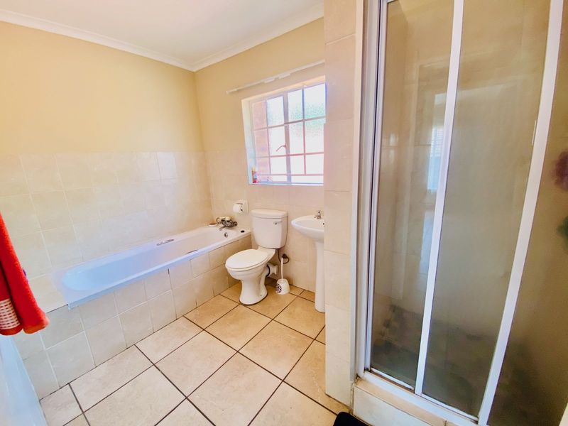 Apartment For Sale in The Reeds - Photo 9