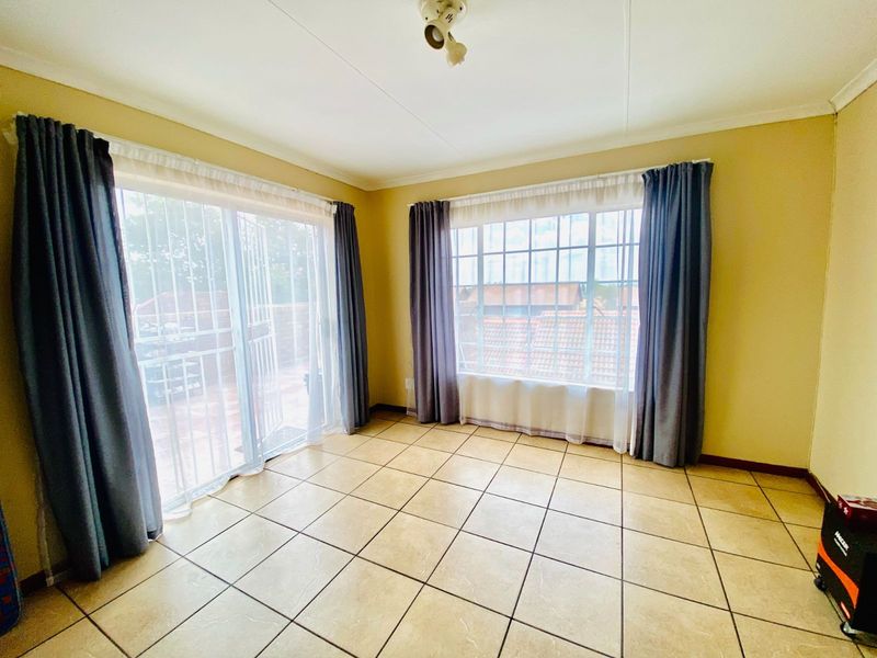 Apartment For Sale in The Reeds - Photo 4