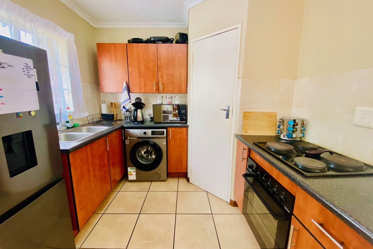 Apartment For Sale in The Reeds - Photo 3