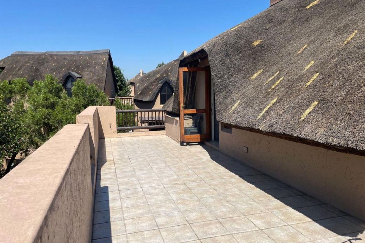 Apartment For Sale in Sunninghill - Photo 2