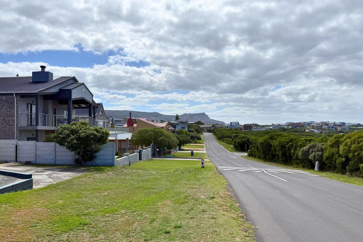 House For Sale in Franskraal - Photo 4