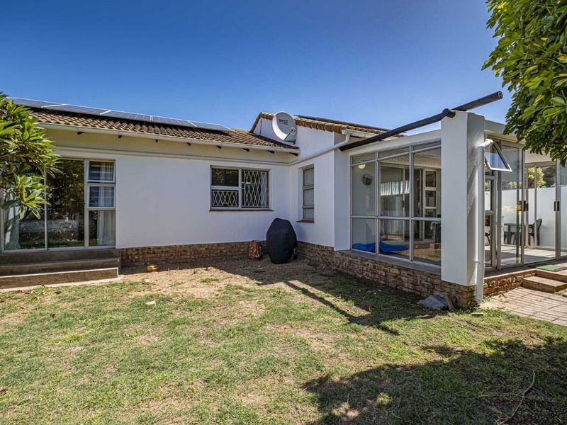 Townhouse For Sale in Bluewater Bay - Photo 3